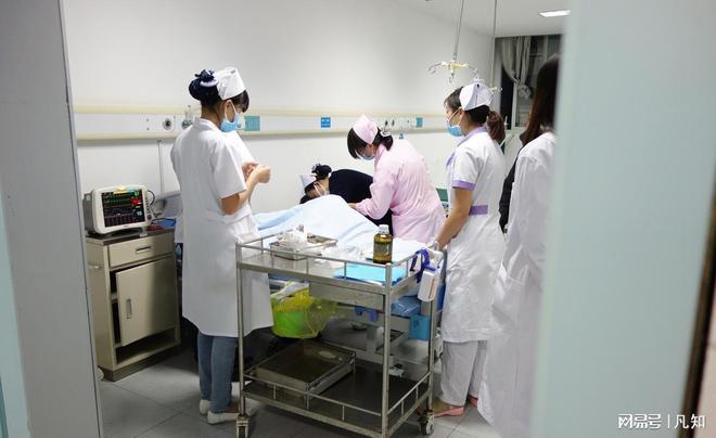续：生活照曝光家属透露更多细节 通凯发k8登录27岁女孩被蛇咬身亡后(图6)